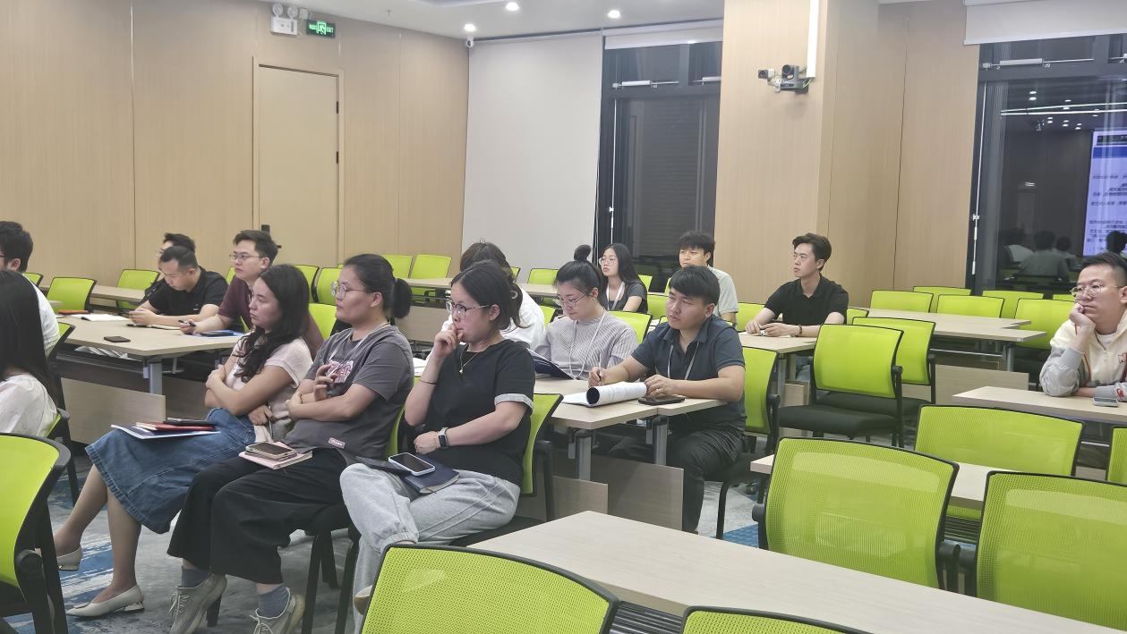 第二輪銷售鏈專項(xiàng)培訓(xùn)第三場舉行夯實(shí)產(chǎn)品與行業(yè)知識基礎(chǔ)
